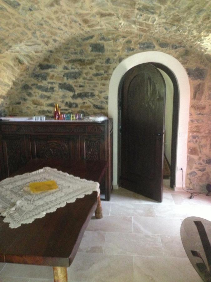 Agriturismo Osteria Du Barba Pe' - Casa Cassini 보르디게라 외부 사진